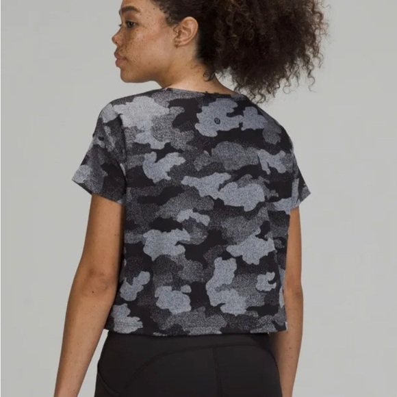 Lululemon CATES TRAINING TEE HERITAGE SPECKLE CAMO JACQUARD BLK SZ 10 - Picture 4 of 4